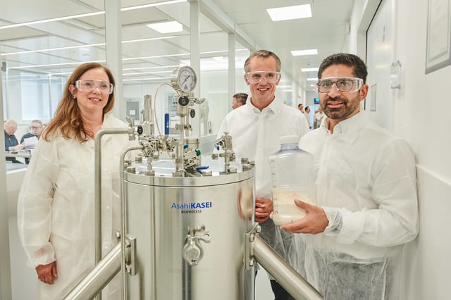 Hesse's Economics Minister Kaweh Mansoori visits BioSpring